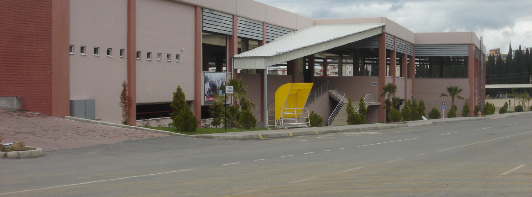 AlıAga MultiStorey Carpark And Closed MarketPlace