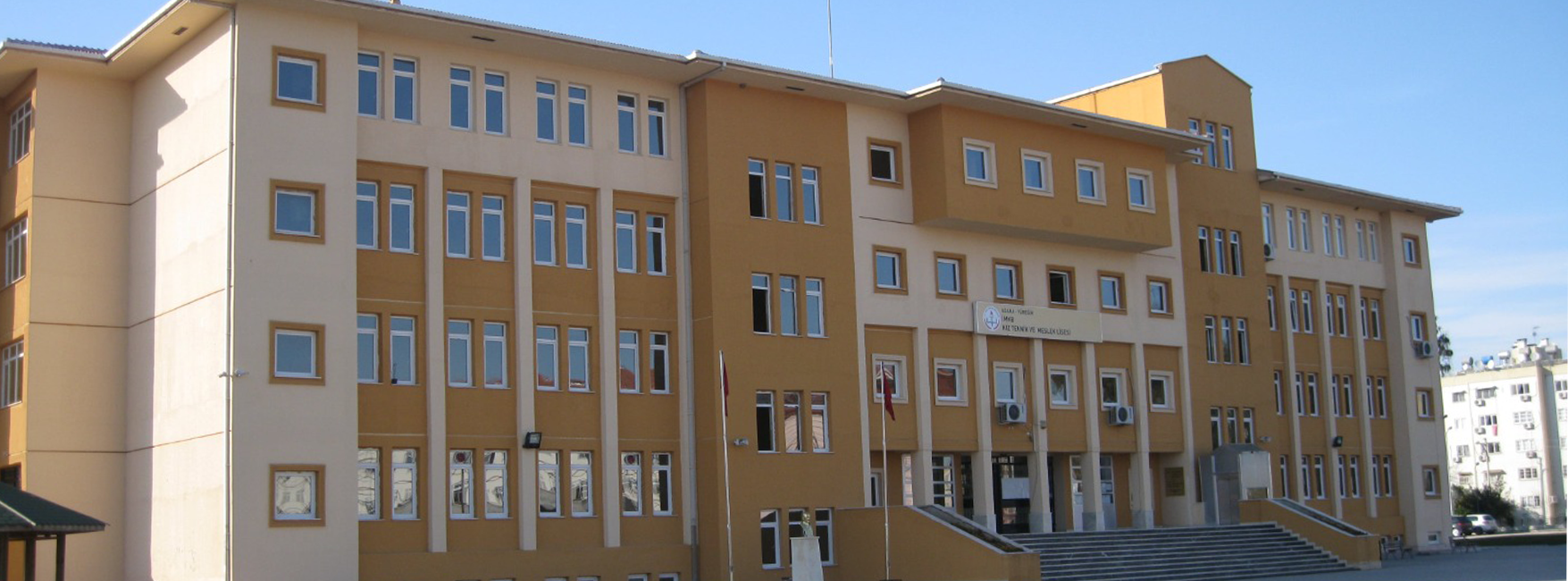 Adana Yüreğir Vocational High School For Girls With 16 Classroms